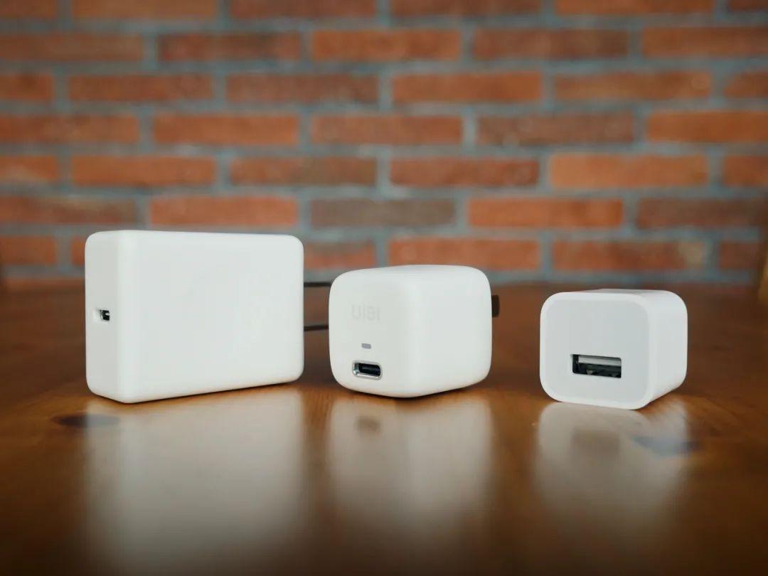 苹果手机能用其他的充电头吗 v2-8aad54fb8d56809e53d8e111245510ba_r.jpg