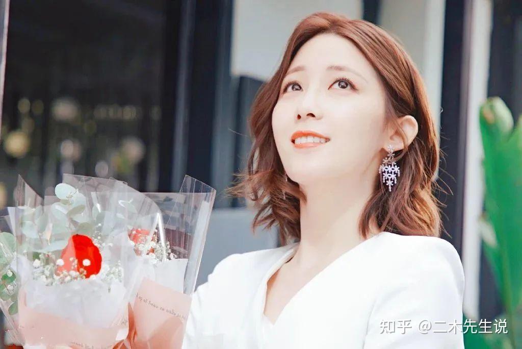 堪称声乐界林志玲的安唯绫,仅用6分钟,清纯少女变身性感女神 - 知乎