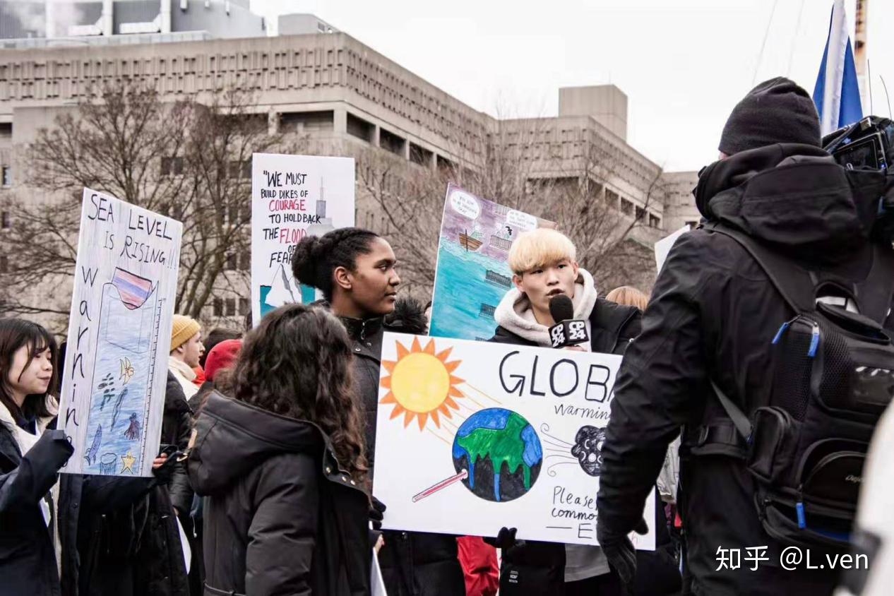 来自加拿大明报报道：皇冠中学学生参加Fridays for Future Toronto环保游行活动- 知乎