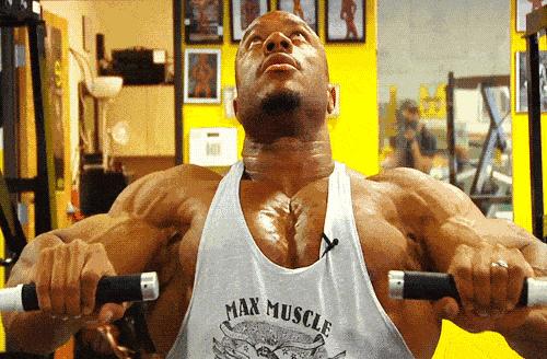 很多运动都会用到胸肌的力量而且胸肌有使肱骨内收和旋内的作用想想就