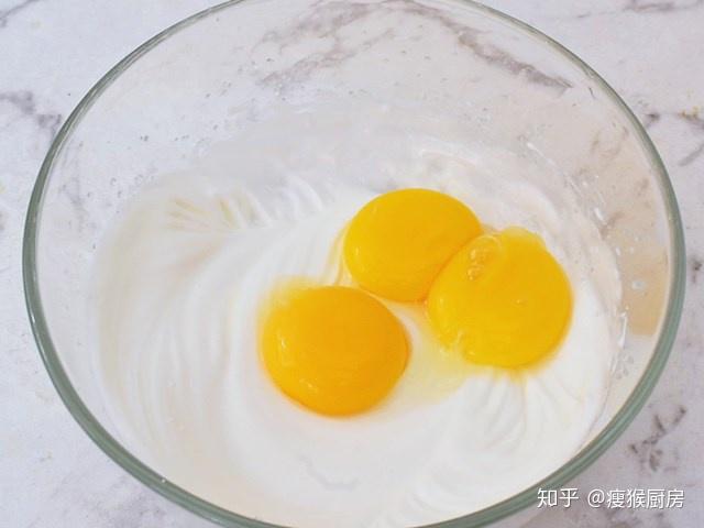 如何教小孩打鸡蛋 v2-8b0611c4d05e89e973082fd6bcdf584f_r.jpg