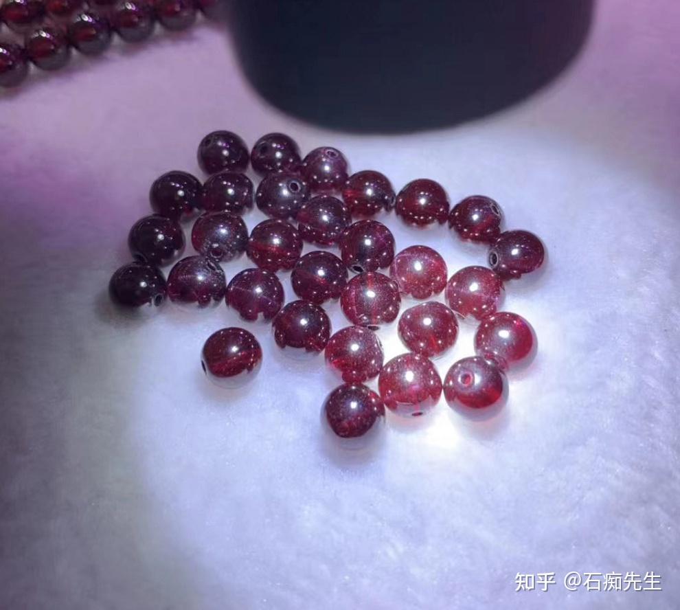 中国玉石珠　砡 探讨】铁及其化合物在珠宝玉石中的地位——以市面易见珠宝玉石为例