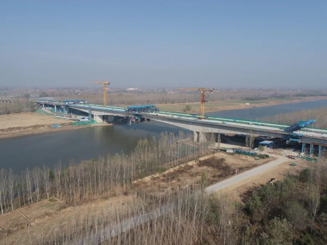 特大桥主桥中建股份参建的高青至商河公路项目最后一方混凝土浇筑完成