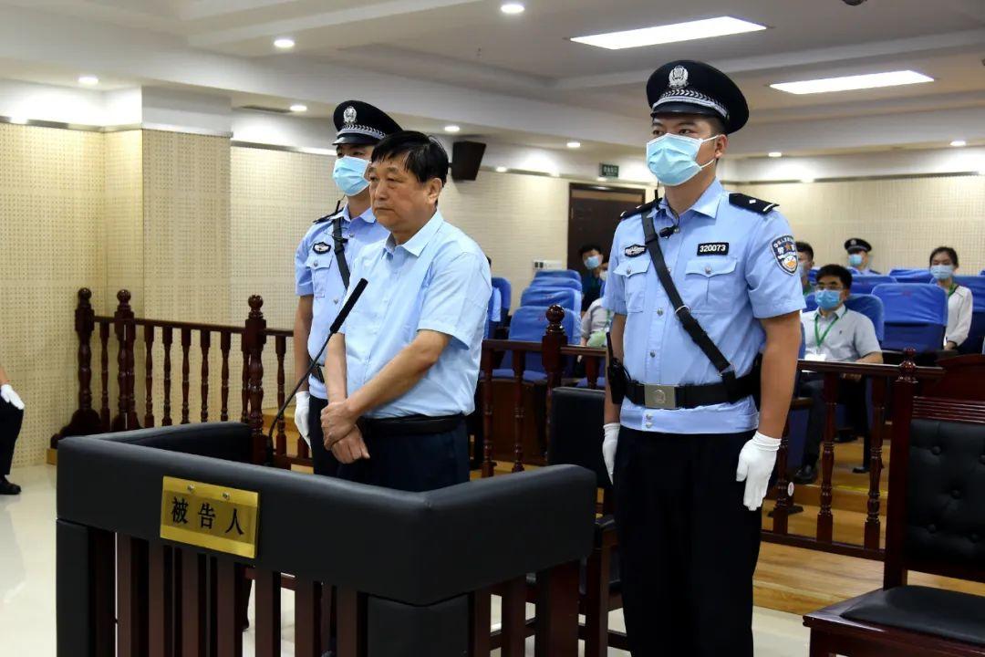 经审理查明:2003年至2017年,被告人孟伟利用担任中国环境科学研究院