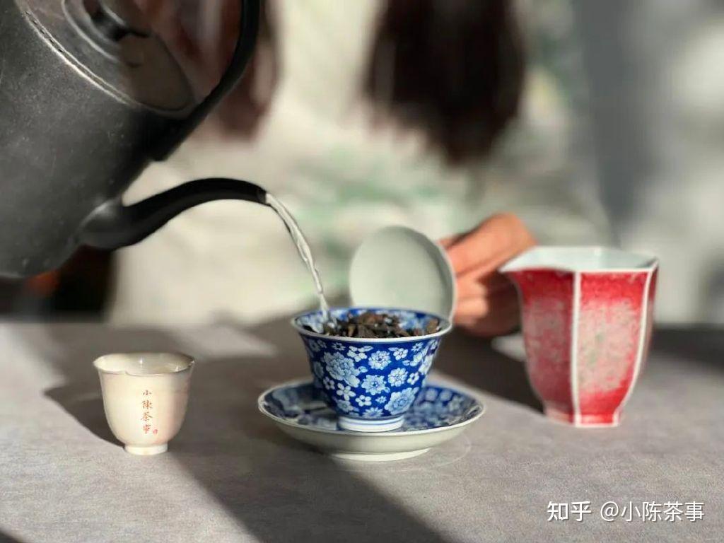 5点不同带你看懂岩茶的斗茶赛它和平时泡茶真的不太一样