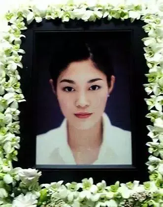 Kết quả hình ảnh cho 李尹馨