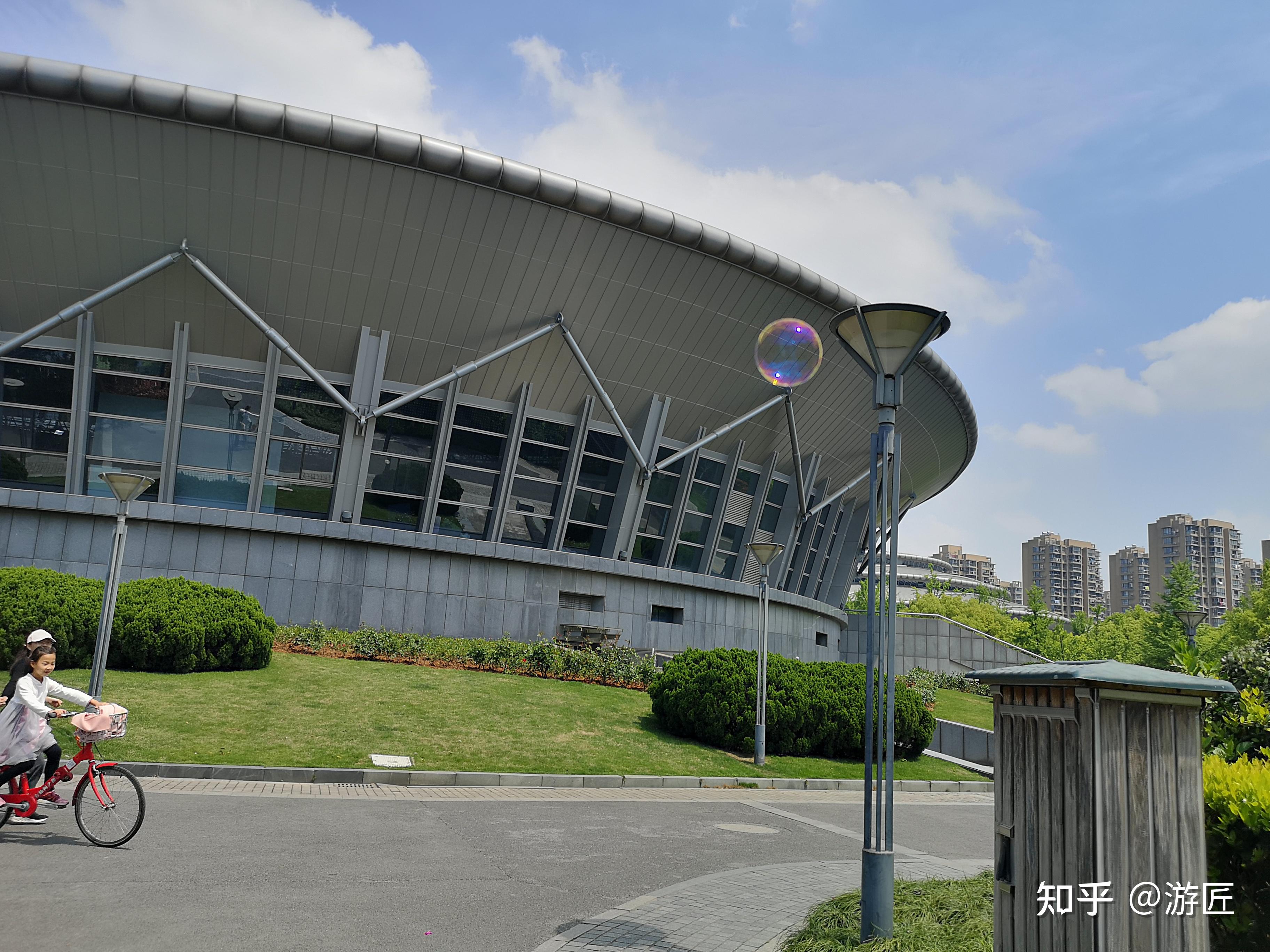 节假日周末出游攻略分享∣杭州城北体育公园亲子露营玩水放风筝的清净