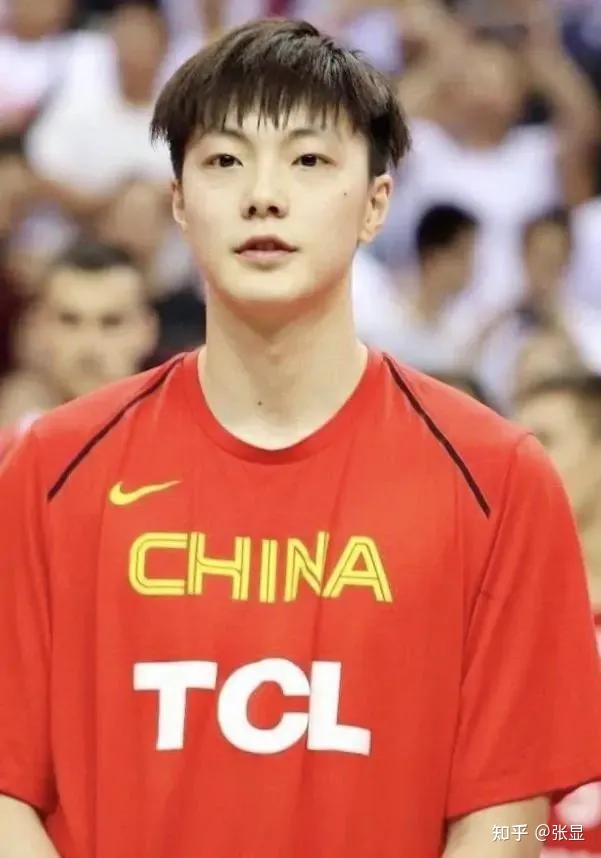 Cba球星之阳光少年胡明轩——跨越大半个中国的追梦之路 知乎