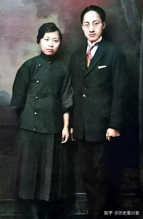 张幼仪和徐志摩结婚时的合影,他们虽然是郎才女貌,但是并不相爱 - 知乎