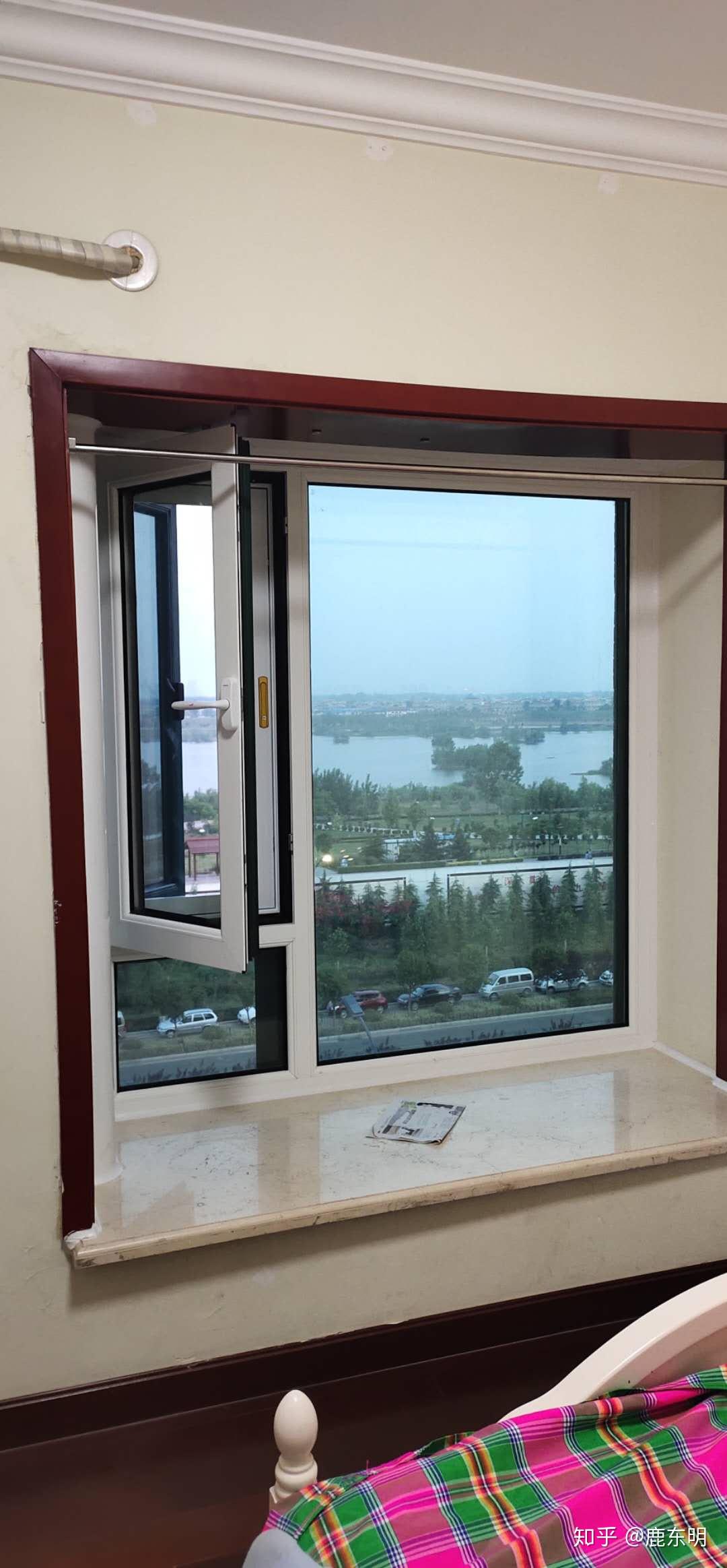 洛阳临街门窗噪音大不用拆窗加装一道隔音玻璃窗家里安静多了案例分享