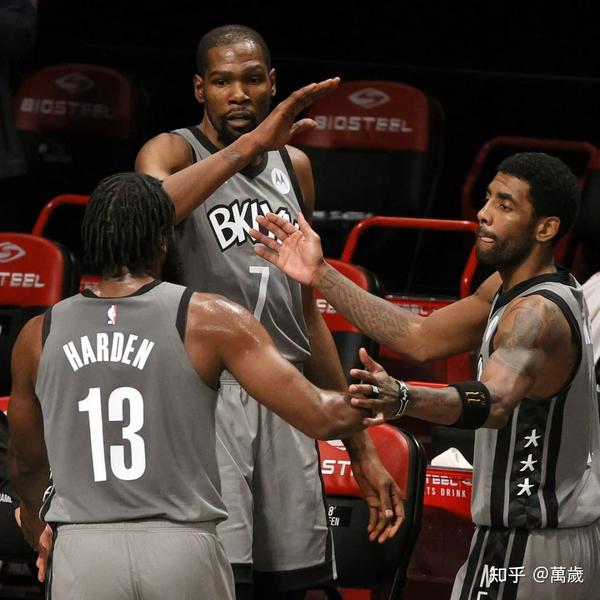 布鲁克林篮网实时数据更新 球员表现与赛场统计全面追踪