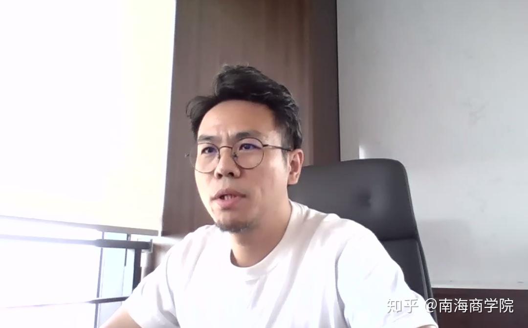 工商管理硕士学位项目29期新生代表卢睿"我相信在场各位都是各行各业