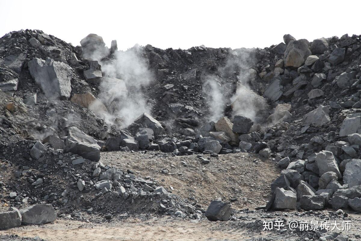 堆积起来容易引发对大气,土壤和水质的污染及破坏,如何处置尾矿是一个