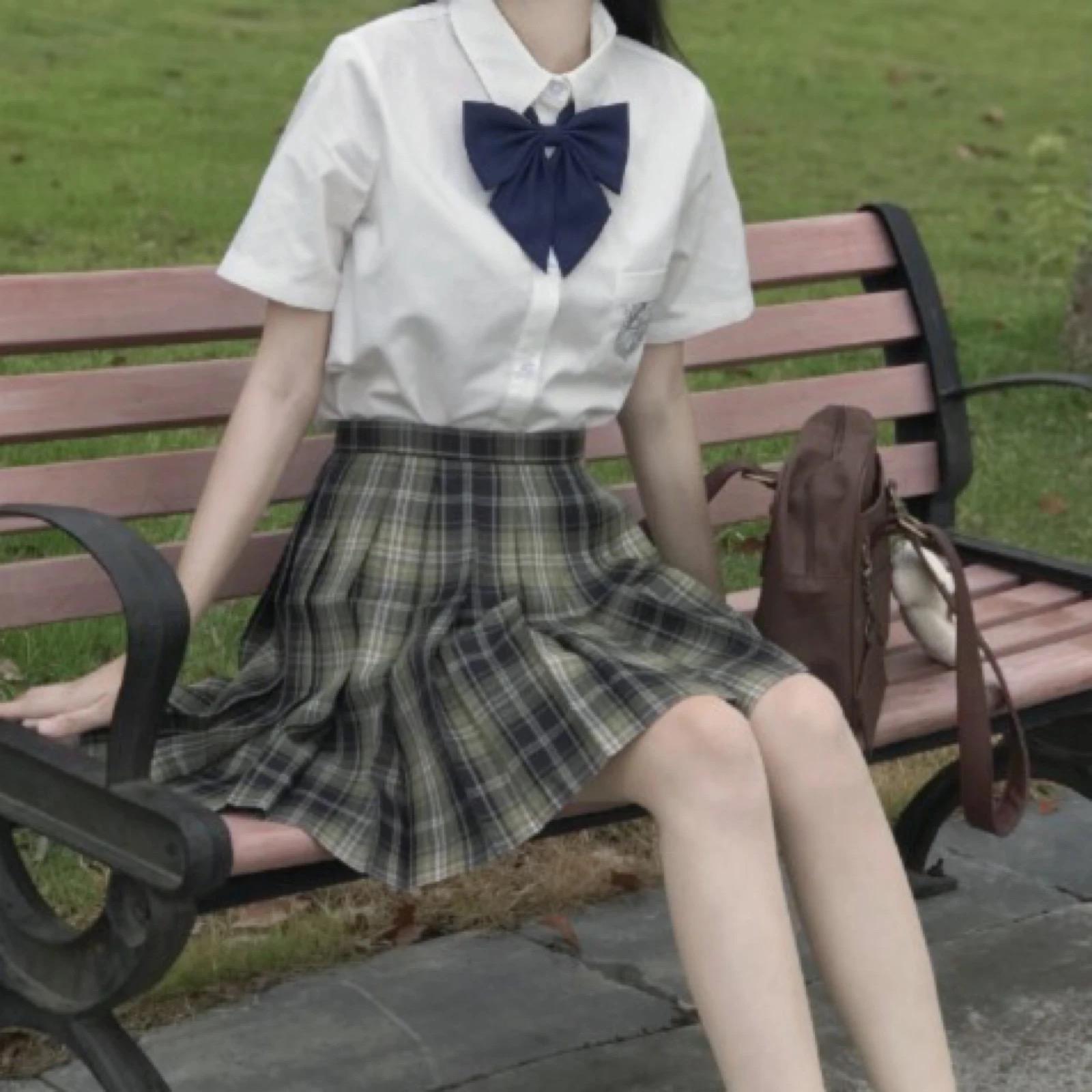 有没有那种穿jk的女头像