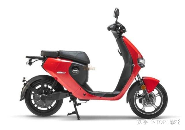 cumini电动踏板车,是一款典型的都市风格通勤代步小踏板,其紧凑的外形