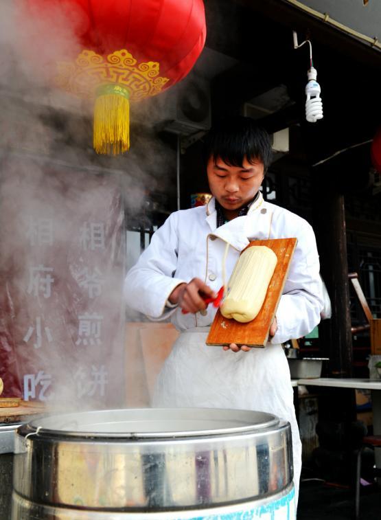行走中的美食1舌尖上的山西刀削面