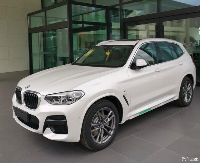 2021款宝马x3到店实拍白色车身很耐看配208at售3898万起