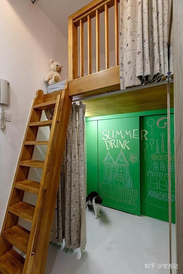 8米高的空间实现扩容,玄关处设计了隔层,上部分为儿童床,下部分为