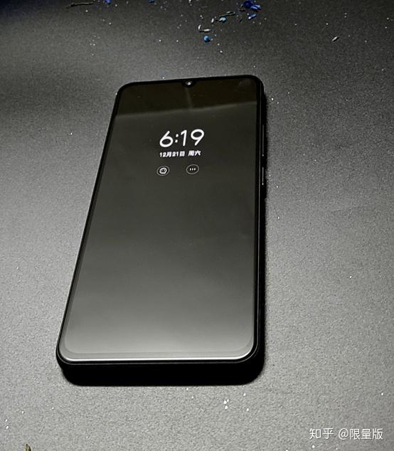 67联想z6 pro 5g版正面屏幕采用康宁公司生产的6.