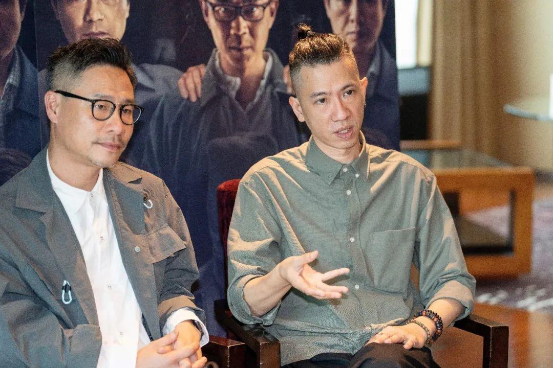 在一个闲适的午后,江湖电影和电影《第八个嫌疑人》的导演李子俊和