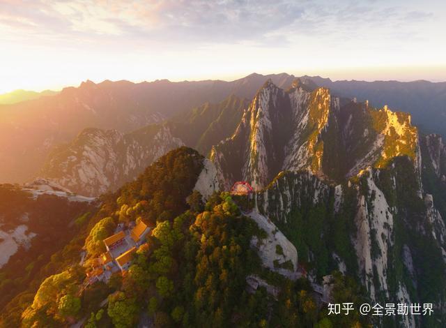 华山是我国著名的五岳之一,海拔2154.