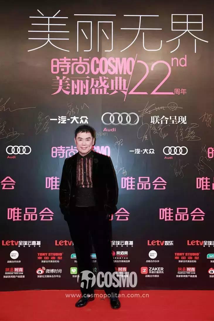 总监邰凌轶和东田造型发型创意总监贺志国▼时尚教父李东田魏蔚▼李斯