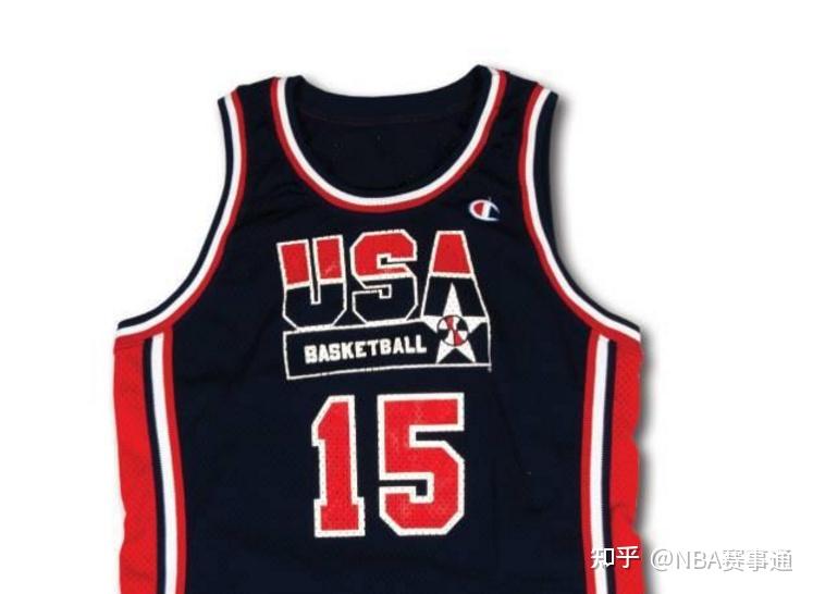 欧宝体育极具历史意义魔术师总决赛签名球衣拍出价格高达150万美元