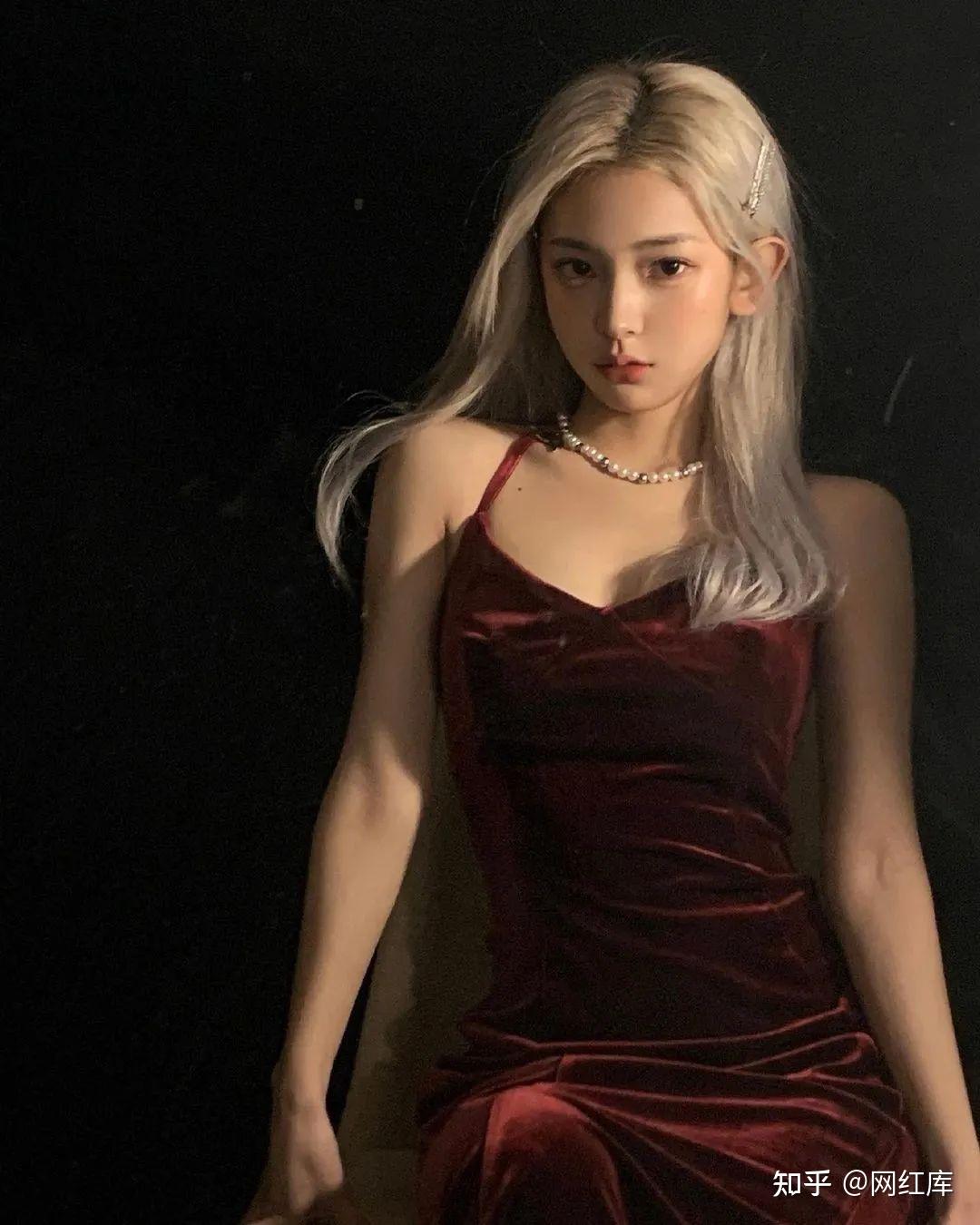 国产网红角色卡,魅惑眼神,精致五官,百变风格,吸粉超300万 - 知乎