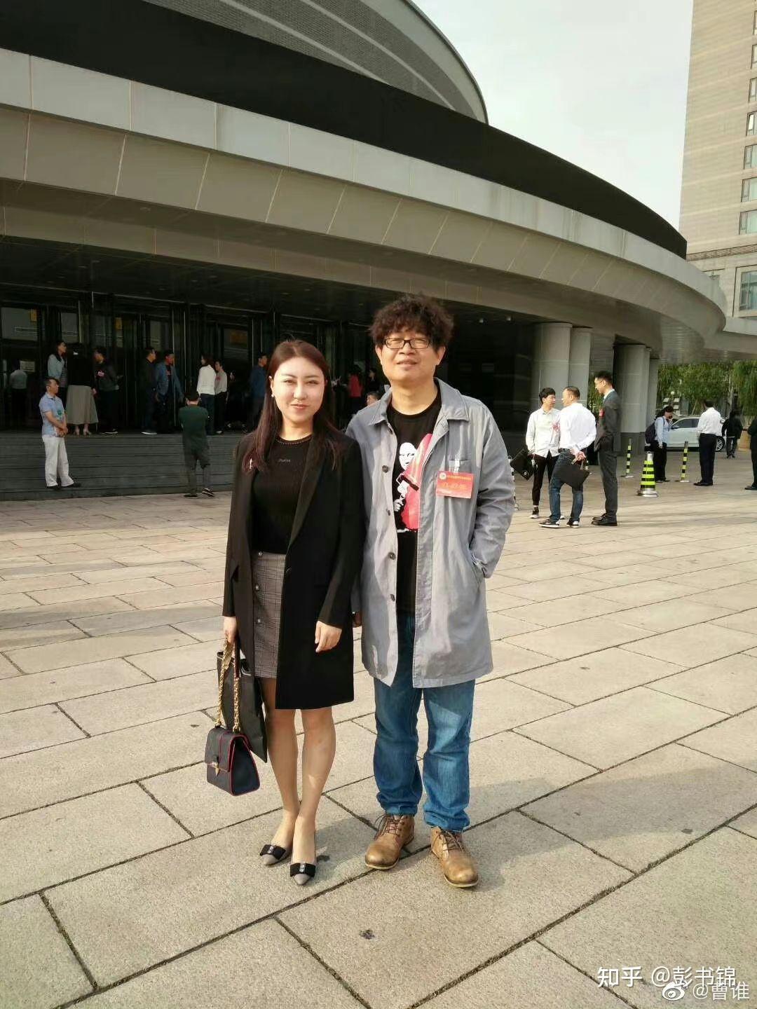热点曹谁：贾浅浅的作品具有鲜明的个人风格 知乎 