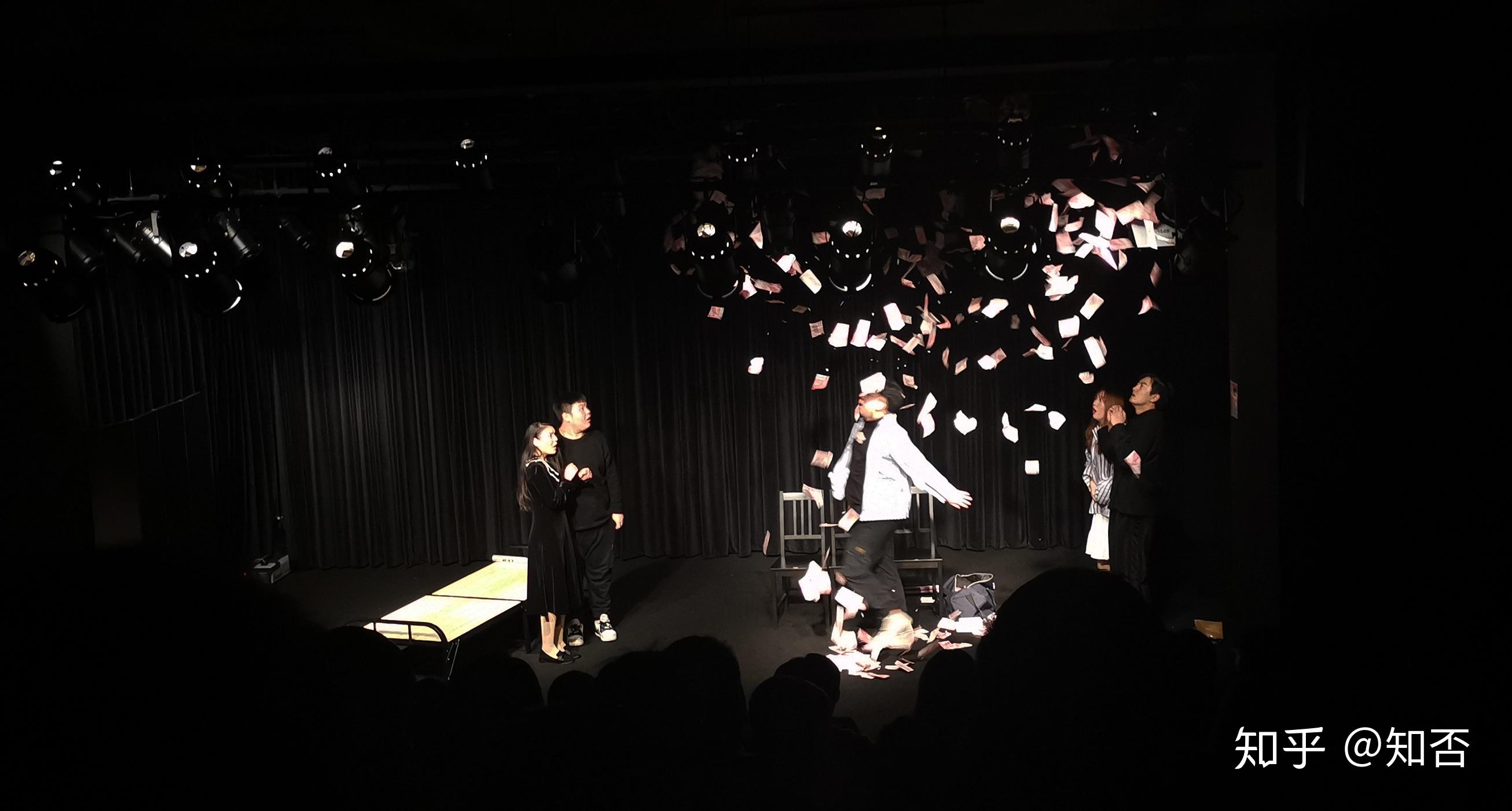 话剧夜未央用上帝视角看人间的悲欢离合纷纷扰扰