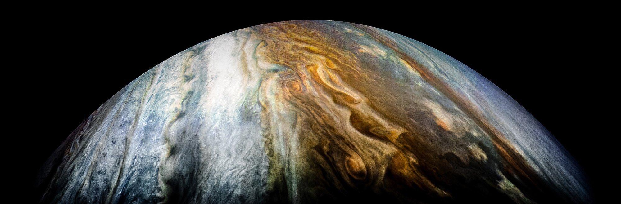 nasa最近公布的木星表面照片因为木星的大气层中只有少量的水,同时