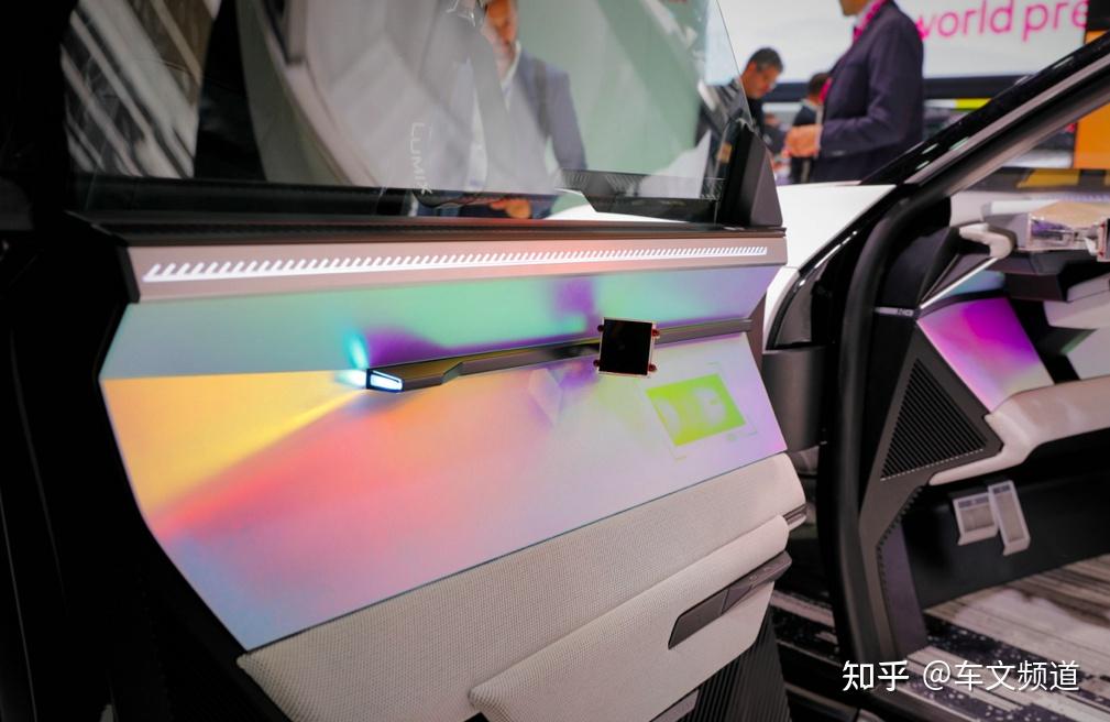海外实拍雷诺Scenic Vision概念车,氢电混动,续航或达800公里 - 知乎