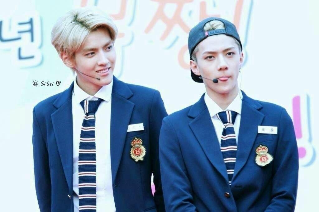 吴世勋与吴亦凡的颜值对比如何