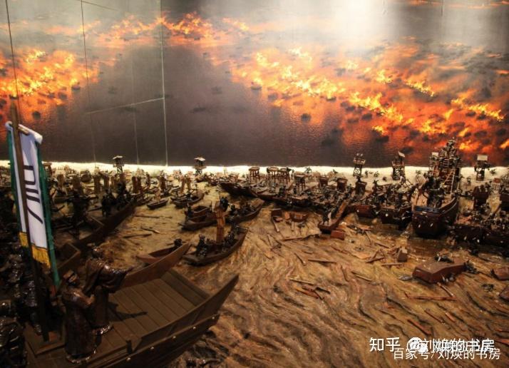 赤壁火攻其实是虚构的只是鄱阳湖水战的翻版描写这个说法对吗