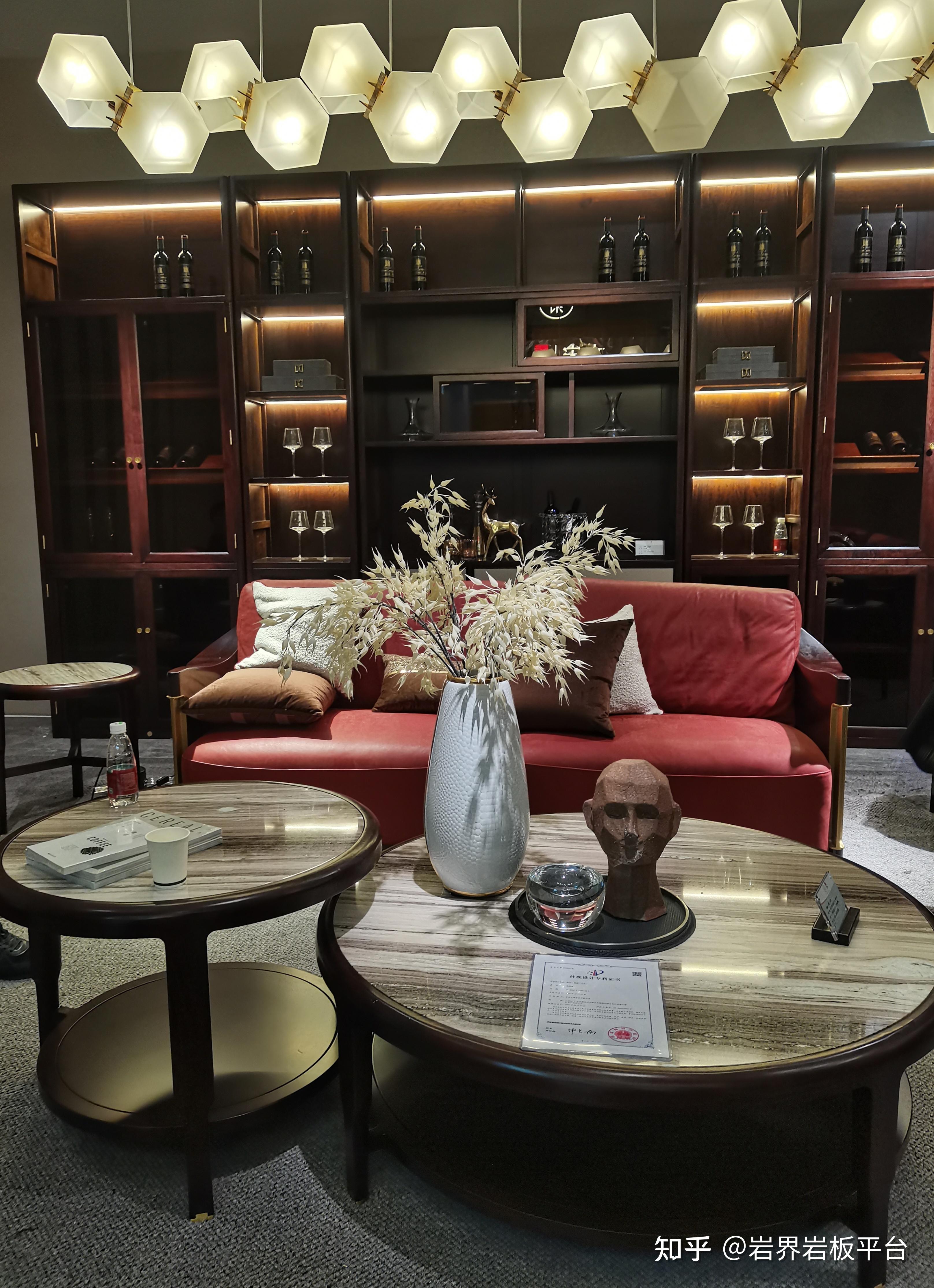 从家具展上的摩登东方美学看岩板应用的突破