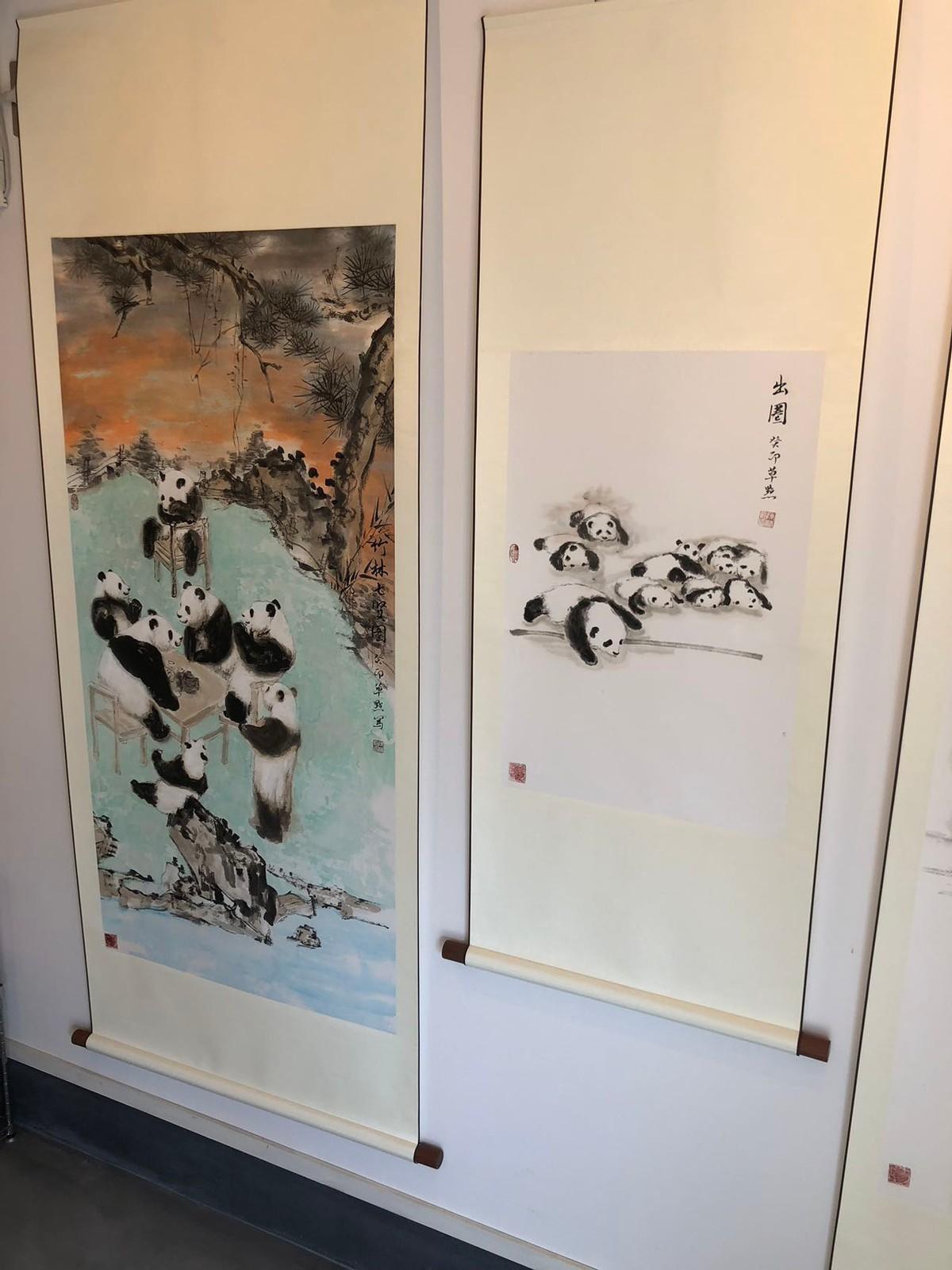 日本报纸报道日本相关媒体报道截图:画作展览现场观众画家简历陈燕