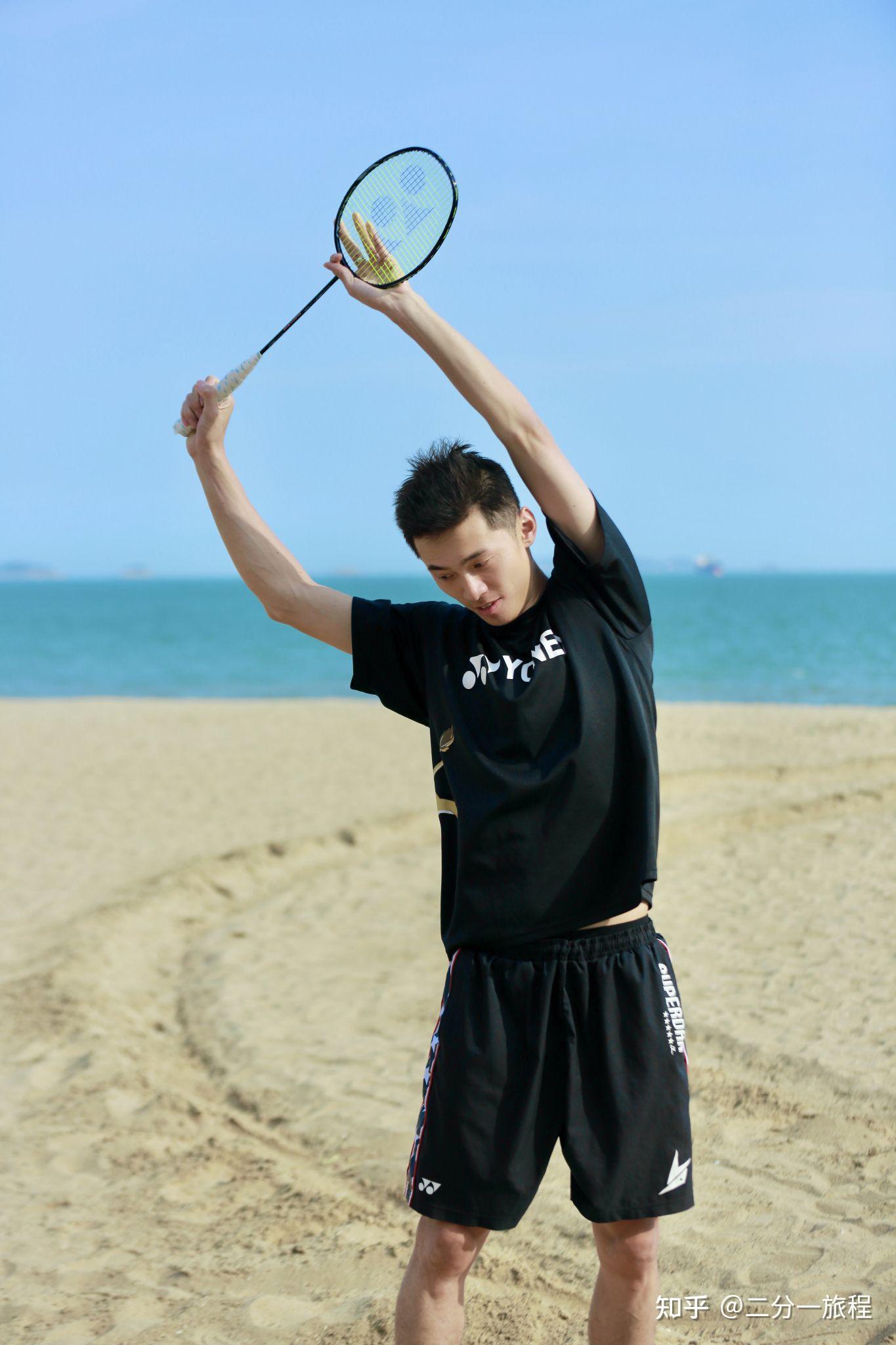 夏天到了一起去海边看看帅哥