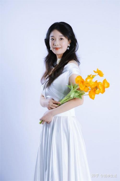 李丹:从自信女神到模特的蜕变之路! - 知乎