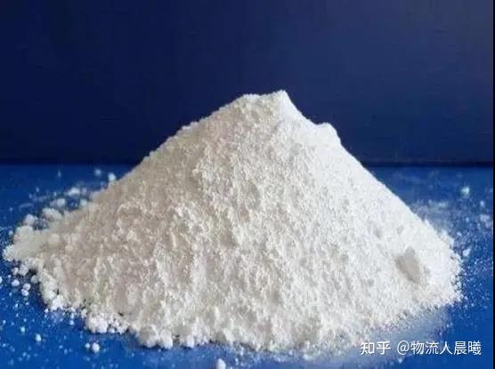 砒霜;易燃易爆的白磷;强腐蚀性的浓硫酸,氢氧化钠等