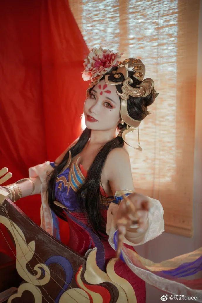 王者荣耀cos让人蠢蠢欲动的杨玉环