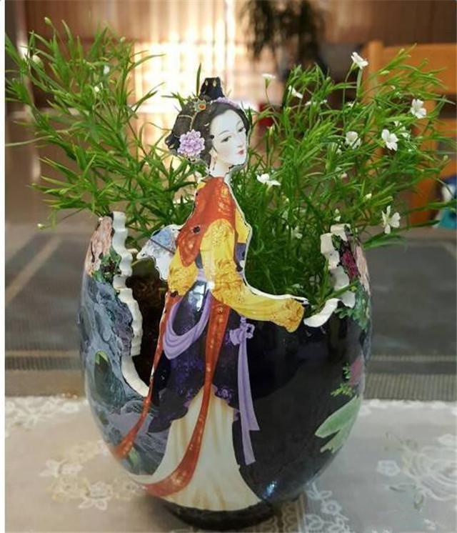 空酒瓶别扔随手敲一敲就是一个艺术花瓶比买的好看百倍