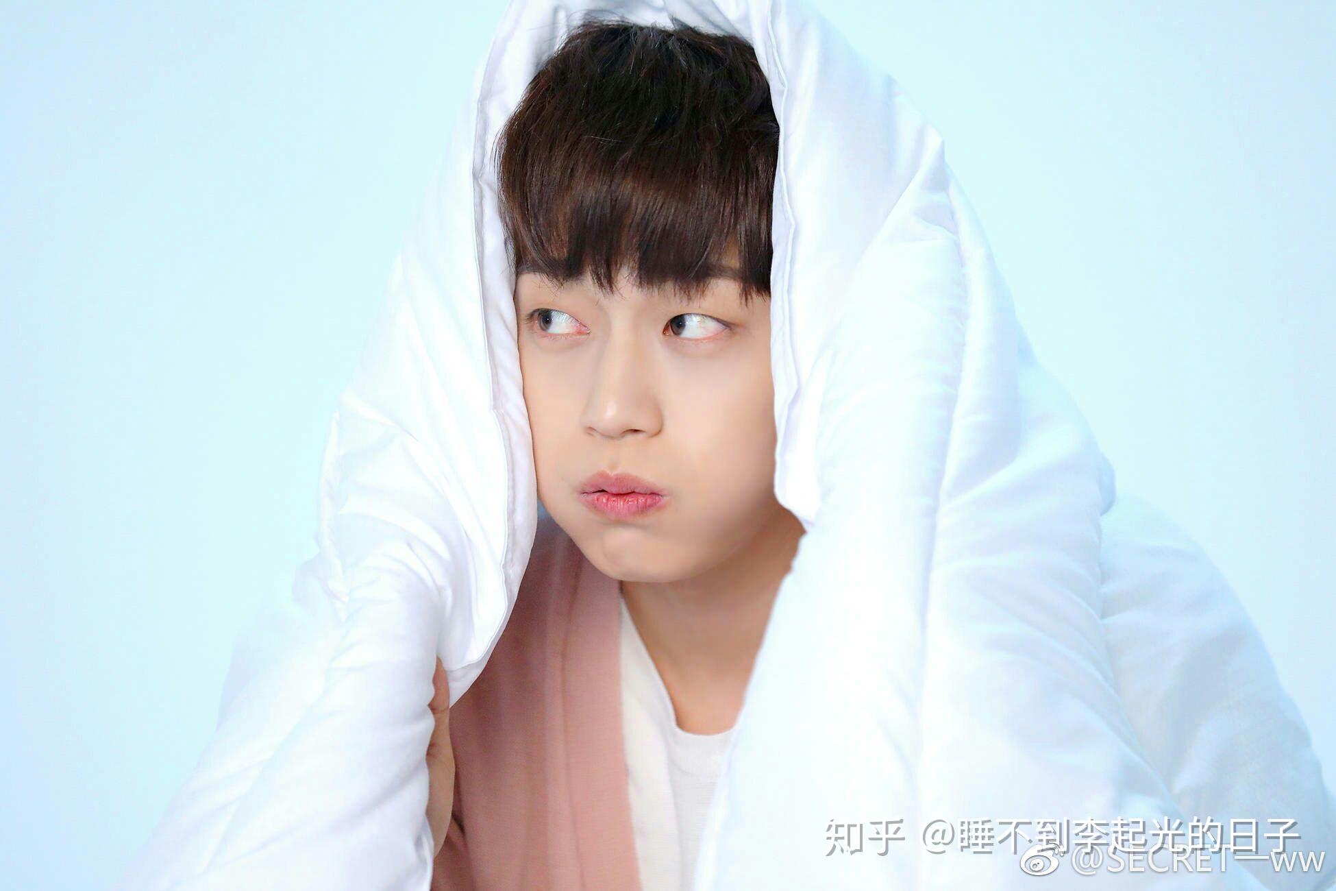 睡不到李起光的日子真的好难过light女神棒棒哒