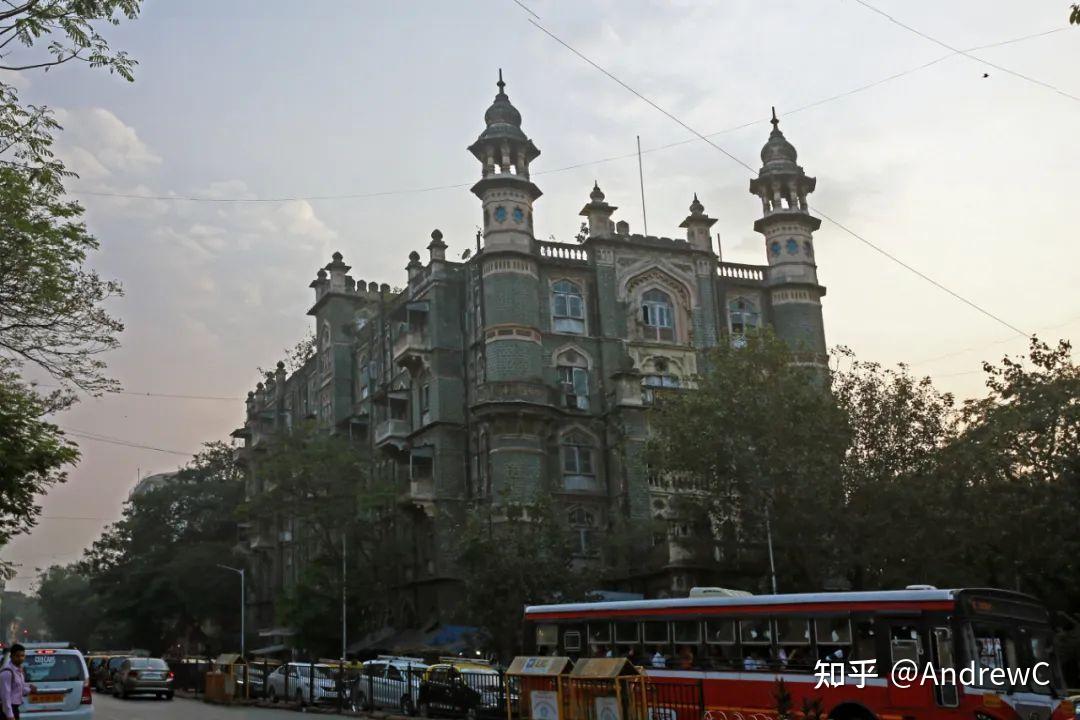 海濱大道和焦伯蒂海灘(marine drive & chowpatty beach)北起馬拉巴山