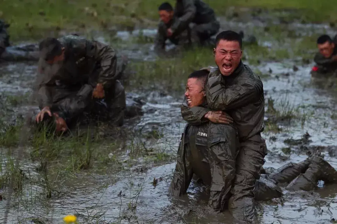 出发神枪手▼飞檐走壁▼上天入海▼他们却散发着中国人应有的阳刚之气