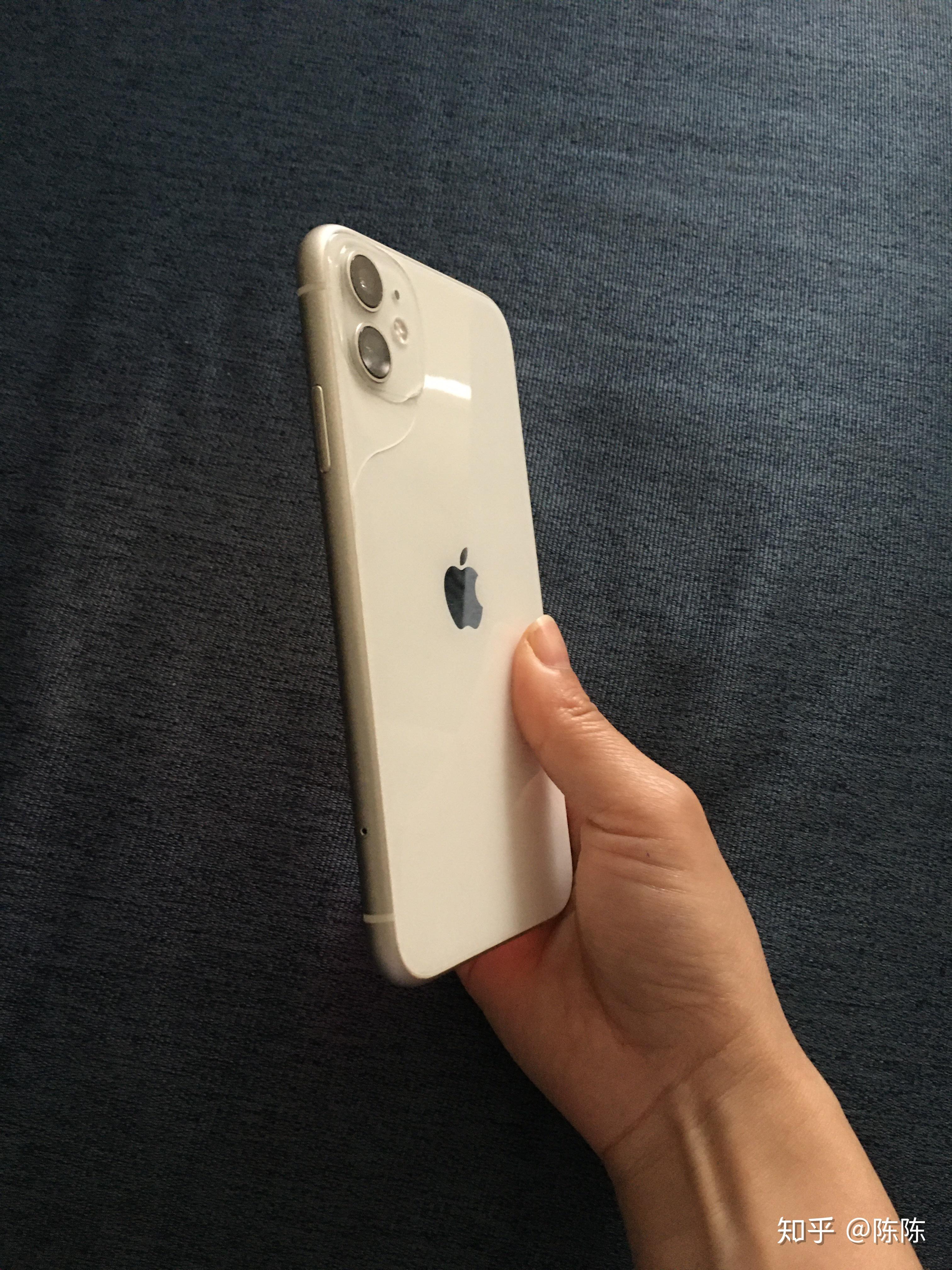 苹果11后面板自然开裂