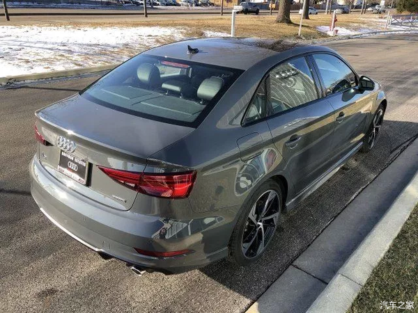 全新奥迪a3水泥灰涂装运动潮流年轻人不错的选择
