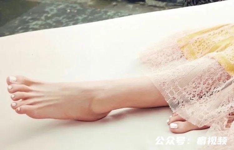 不老女神贾静雯她的脚你给几分