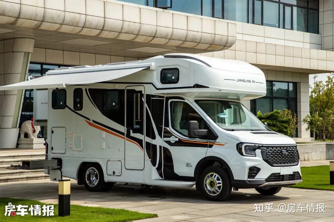比依维柯房车优秀江铃福特原厂t8房车空间大动力强让人心痒痒