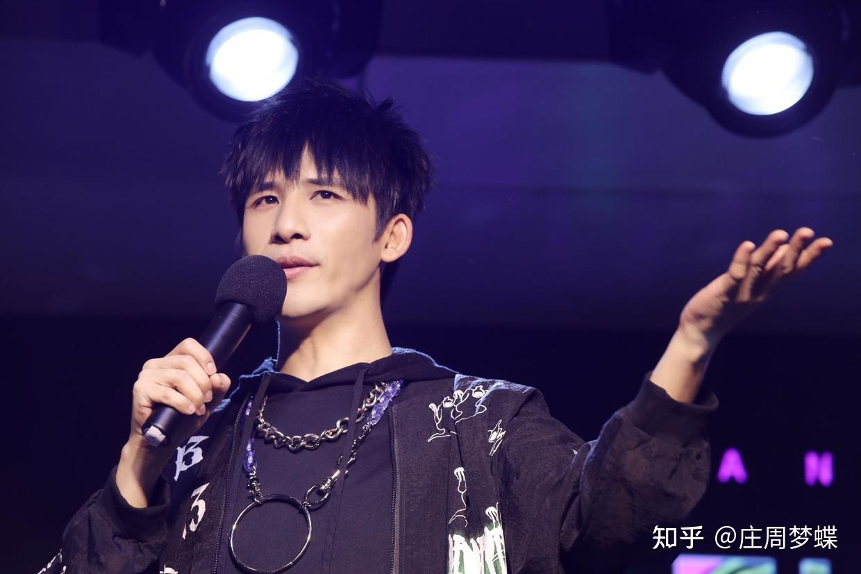 当年大张伟带初恋举办生日宴,可他忘记带钱包,初恋说:让大家AA - 知乎