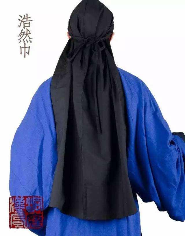 宋代庶人的一种巾子,开始叫花顶头巾,后士人甚至女性皆戴,并有两脚垂